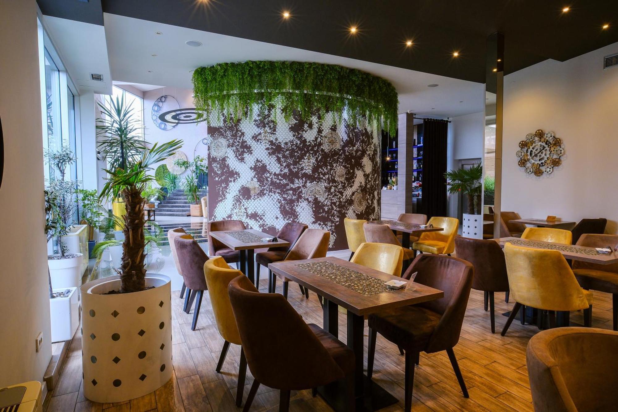 Hotel Crystal Light Ni 외부 사진
