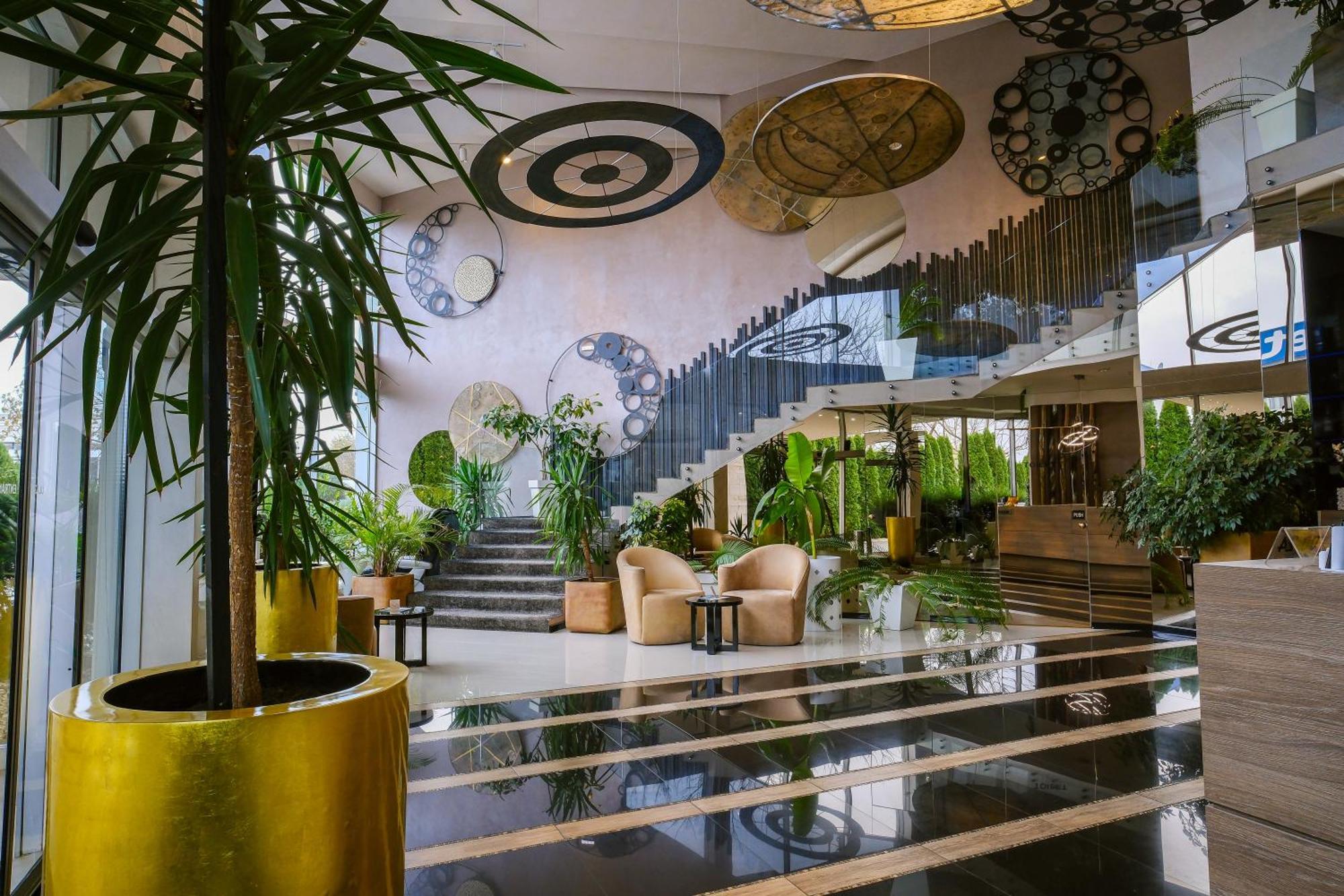 Hotel Crystal Light Ni 외부 사진