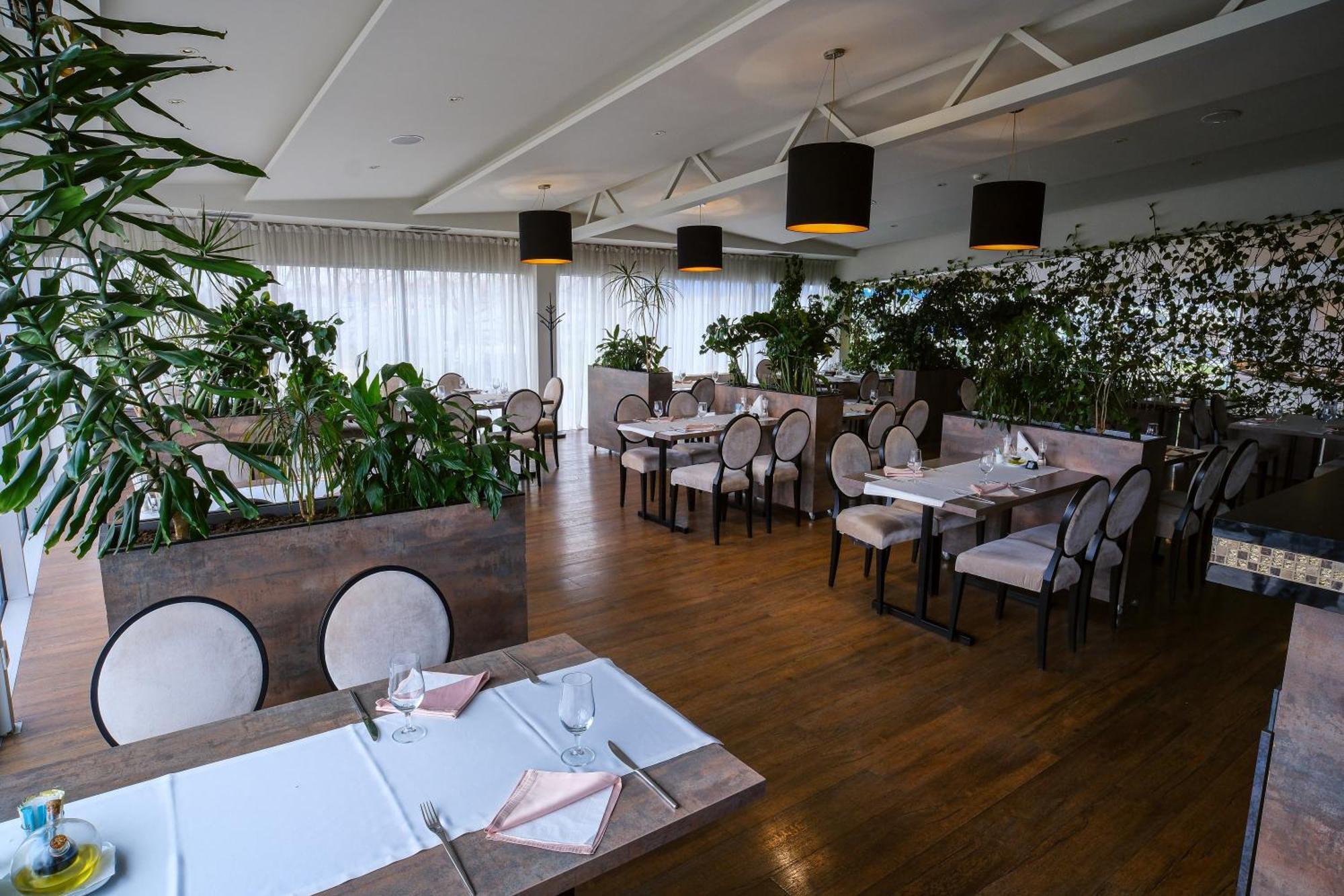 Hotel Crystal Light Ni 외부 사진