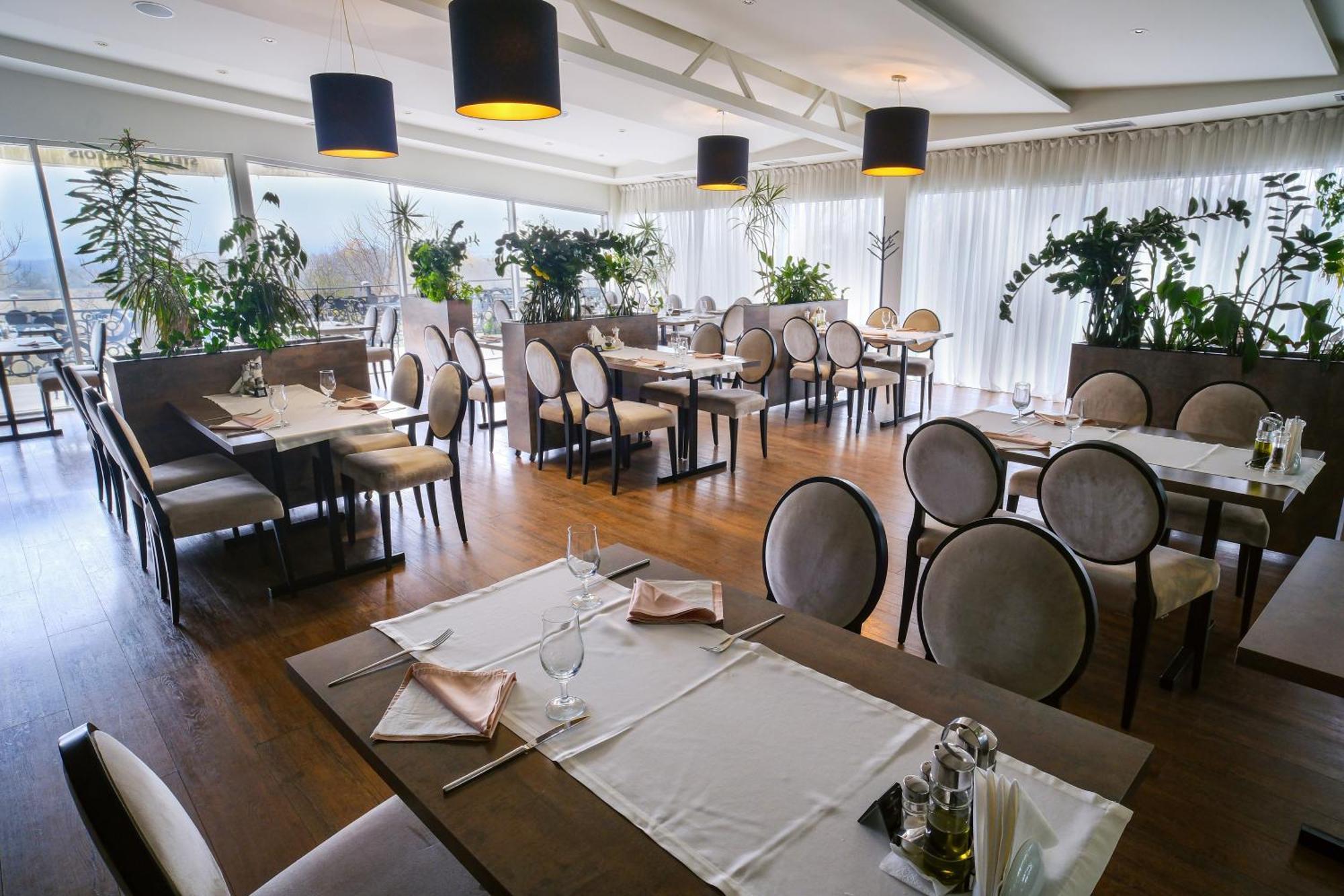 Hotel Crystal Light Ni 외부 사진