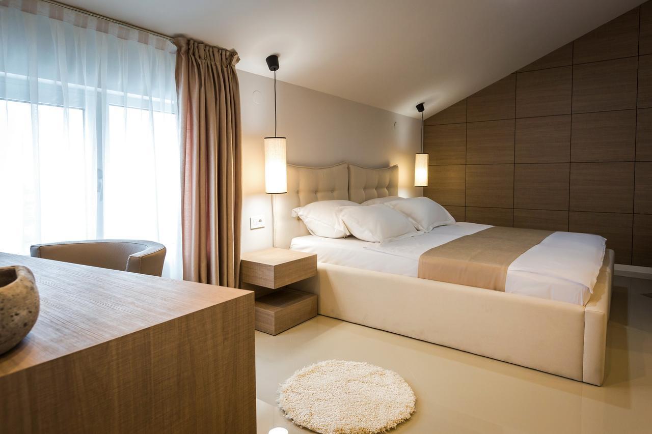 Hotel Crystal Light Ni 외부 사진