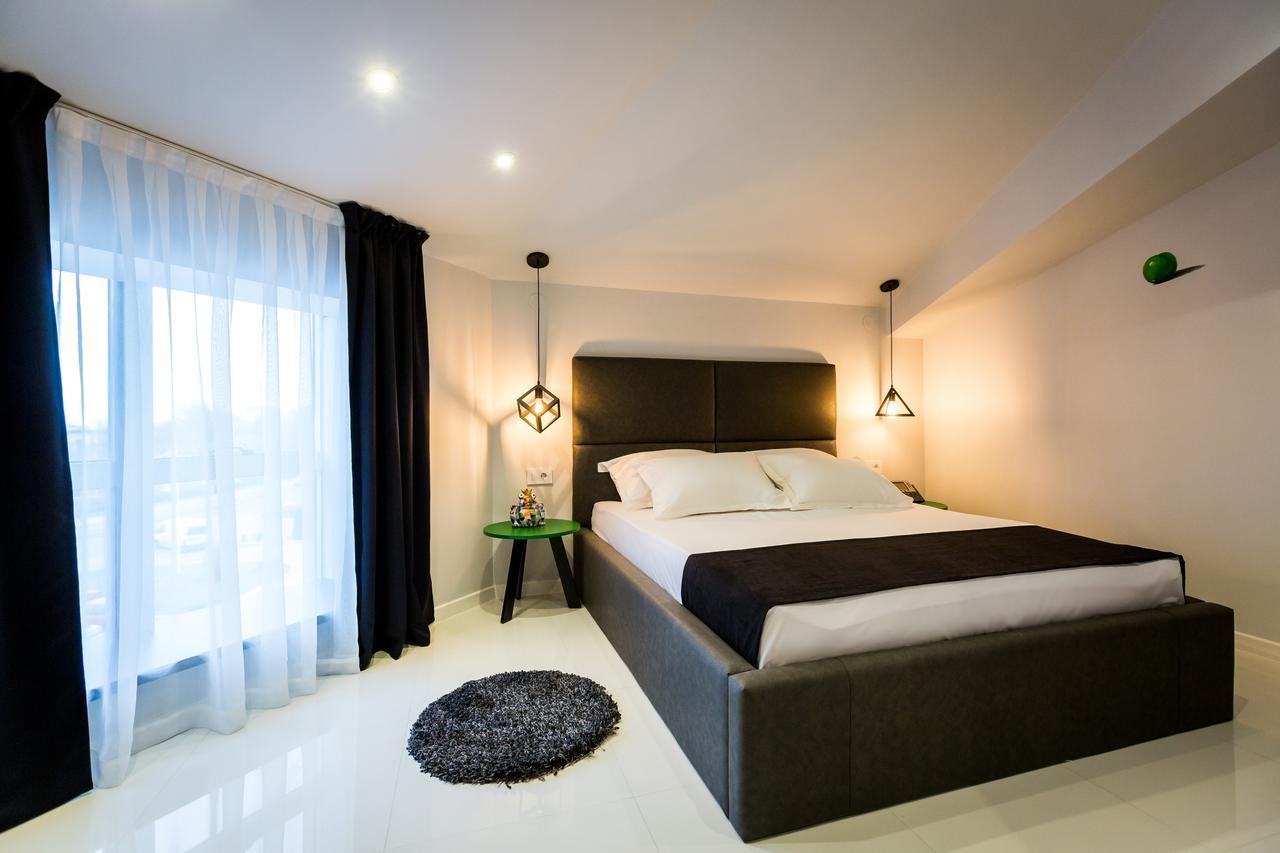Hotel Crystal Light Ni 외부 사진