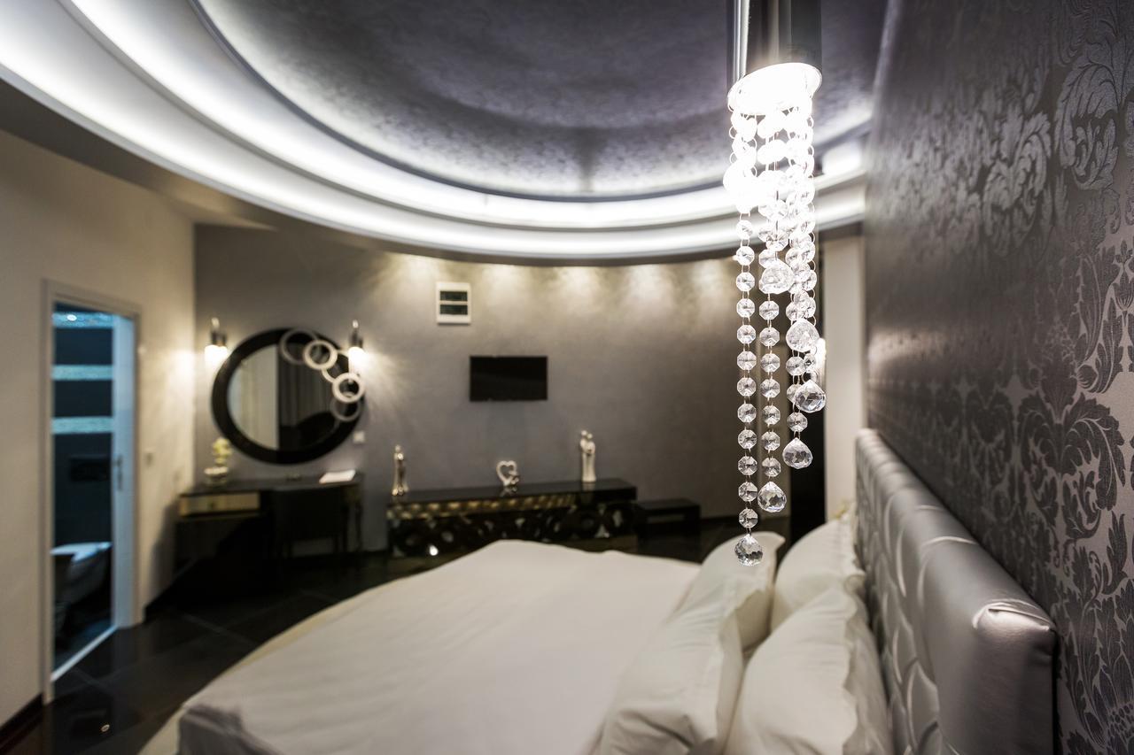 Hotel Crystal Light Ni 외부 사진