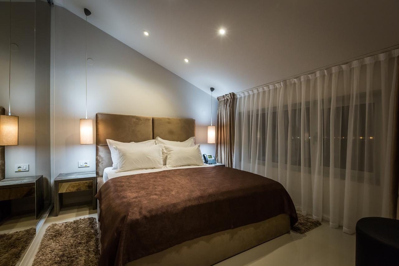 Hotel Crystal Light Ni 외부 사진
