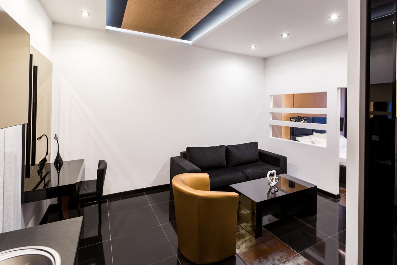 Hotel Crystal Light Ni 외부 사진