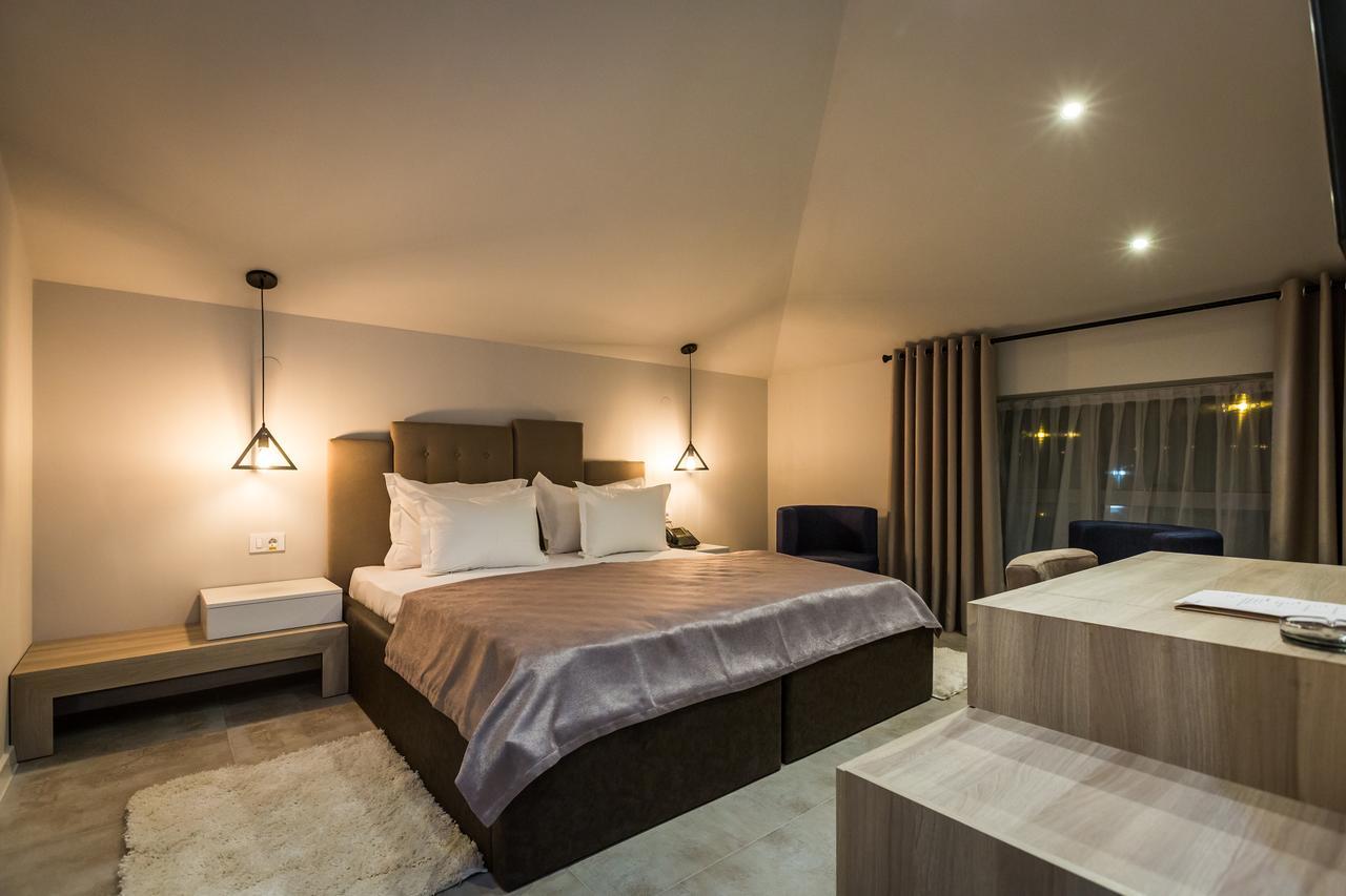 Hotel Crystal Light Ni 외부 사진