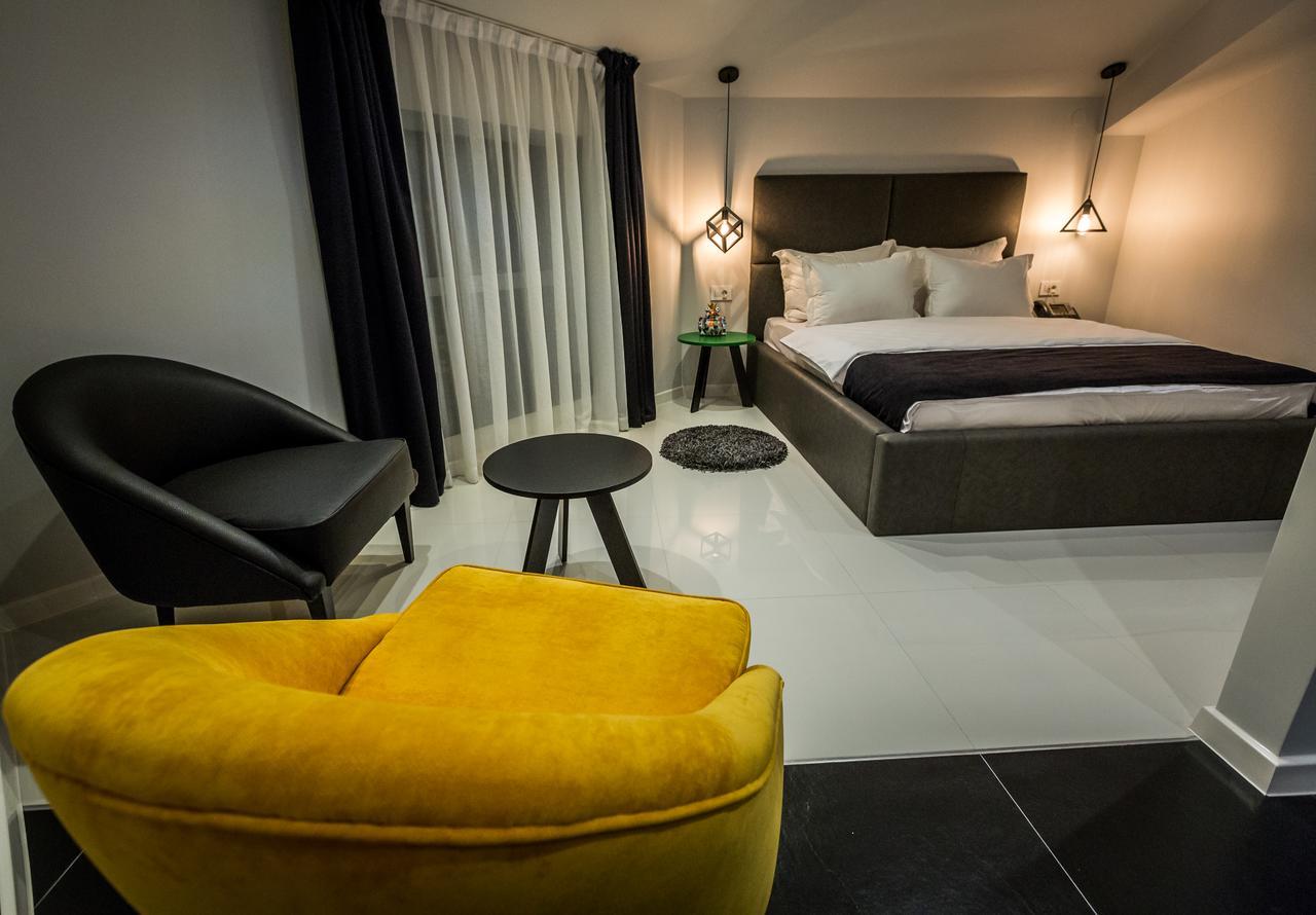 Hotel Crystal Light Ni 외부 사진