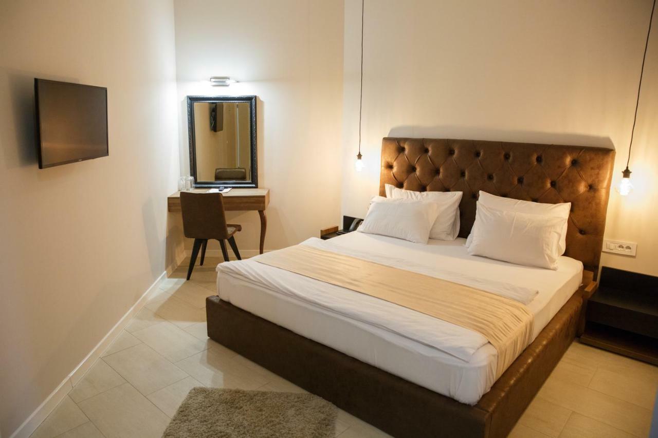 Hotel Crystal Light Ni 외부 사진