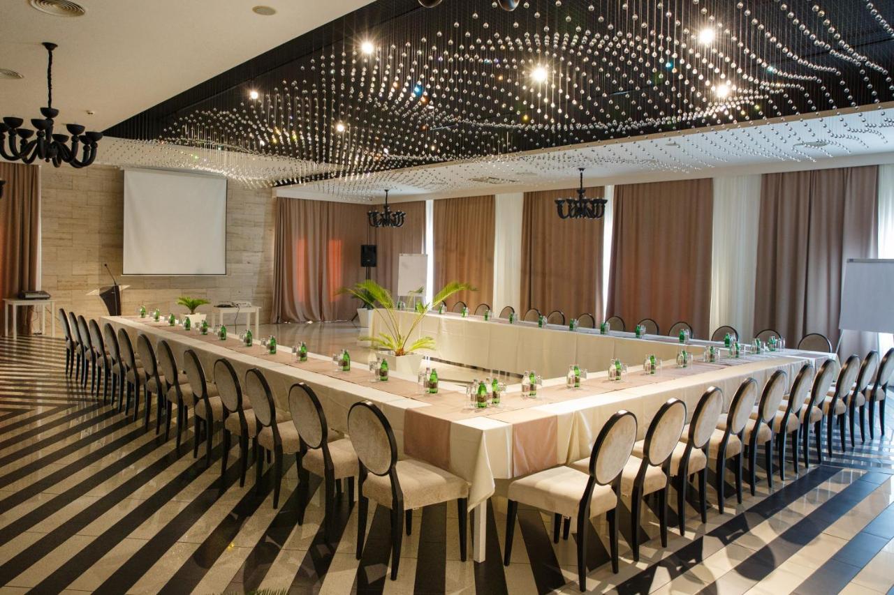 Hotel Crystal Light Ni 외부 사진